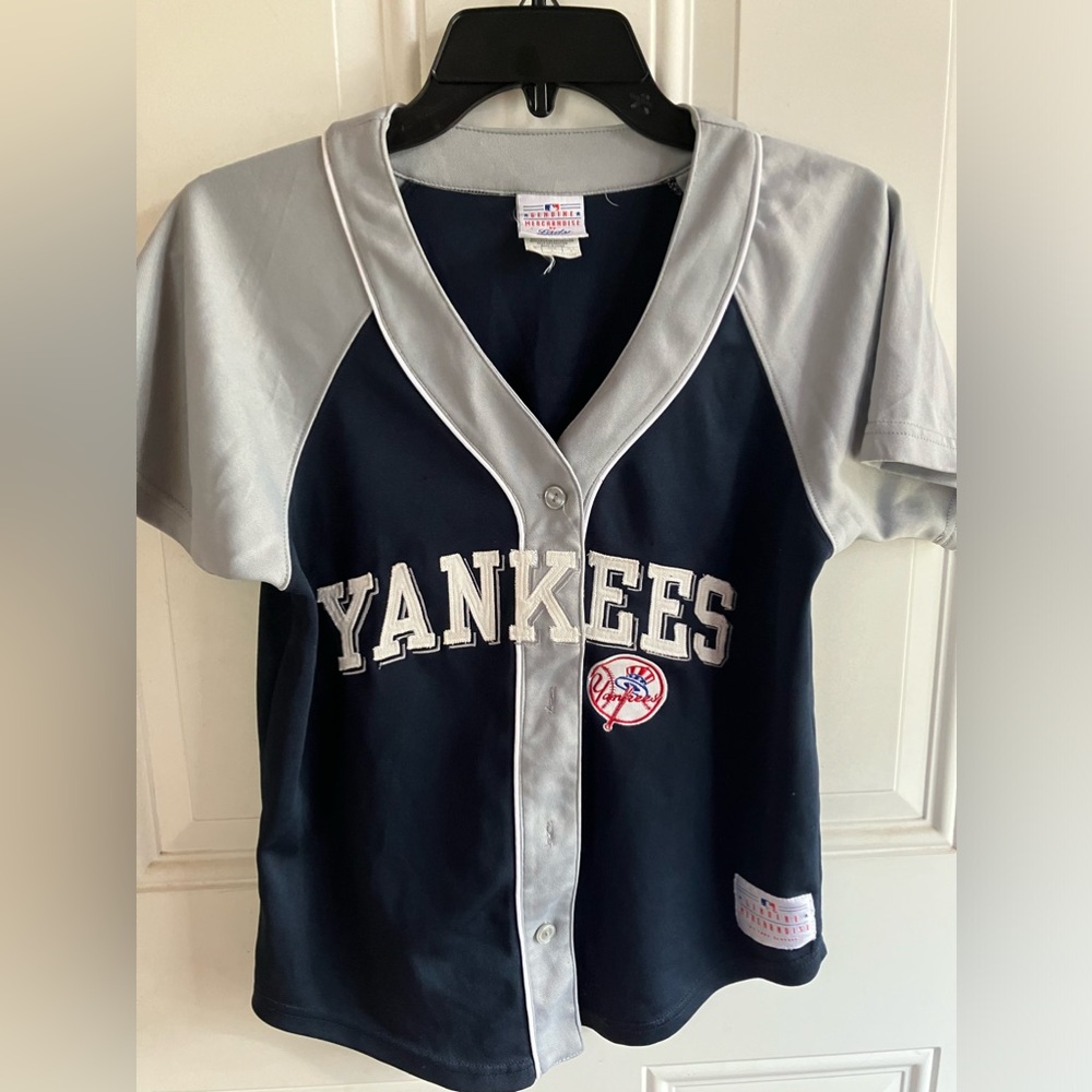 NY Yankees button short sleeve - small